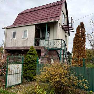 Затишна триповерхова дача з усіма зручностями – заїжджай і живи