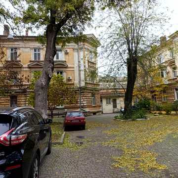 1 кім. в Павловськім будинку, Куликово поле,  хороший дім. велике подвір'я. Центр. ЖК Павловский дом
