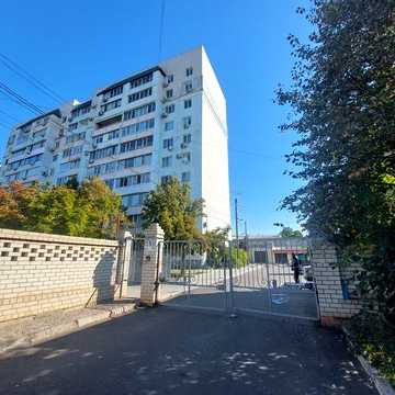 Продаж 4 кімн квартири у Центрі Чкалова / 5 Слобідська Закритий двір з охороною та парковкой для авто зручний 2 поверх Новобудова 2005 р ремонт Обмін