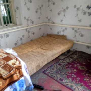 Сдам дом семейный паре  адекватным звоните пишите отвечу
