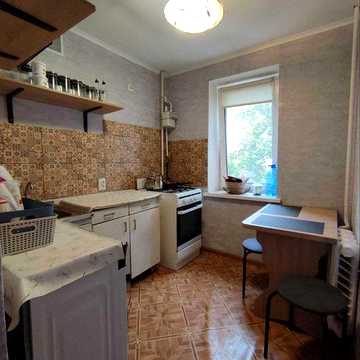 Продаж 1-кімнатної квартири по пл. Холодногірська (Горького)