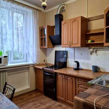 Продається 2-х кімнатна квартира, 2-ий поверх,  центер міста.