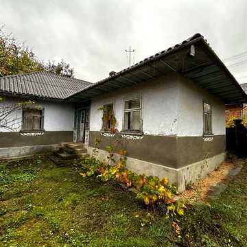 Будинок біля Дністра, село Онут, Заставнівський район