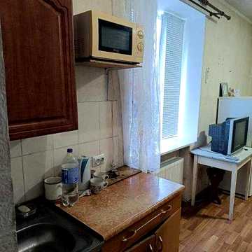 Продам гостинку, біля ТРЦ «Французький бульвар».