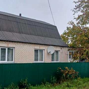 Продам  будинок з земельною ділянкою і гаражем. Чернігівська обл.Місто Бахмач.
