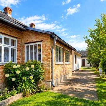 Продаж будинку сЖенів  — 17 000 $