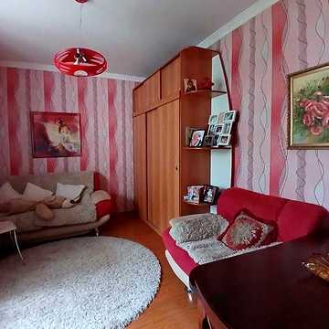 Продам будинок в центрі ( район університету ім. В.О. Сухомлинського)