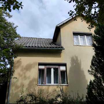 Продаж житлового будинку та присадибної ділянки 18 соток у с. Верхнє Водяне