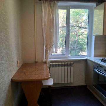 Оренда чистої 1 кімнатної квартири Інгульский р-он,ПТЗ вул Бохонка (Чайковського) 2 поверх,газова колонка та газ плита,засклений балкон