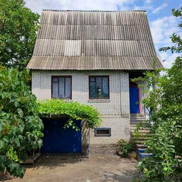 Продам будинок з земельною ділянкою