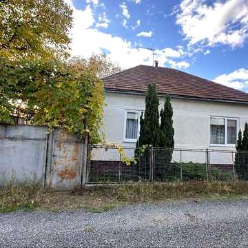 Здається будинок в іршаві