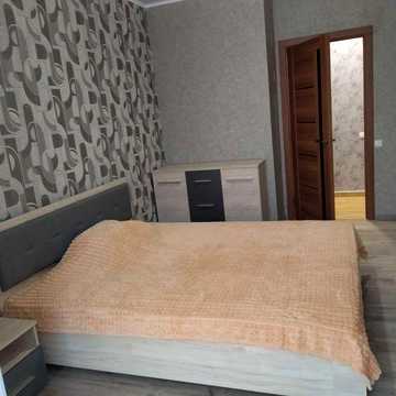 Здам 1 кв в самому центрі в районі вул . Михайлівській  на тривалу оренду