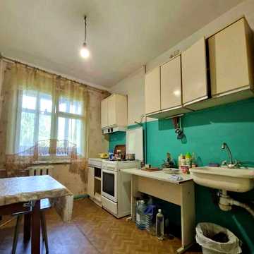 Здається квартира в м. Одеса, Київський район, 3-кімнатна.