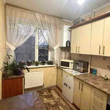 3-кімнатна кваритра з автономним газовим опаленням на Попова