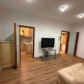 Продаж БЕЗ КОМІССІЇ затишної 2 кім квартири Печерськ,  42 м. кв, капітальний ремонт, меблі, вул Різницька 6. 83000 у.е