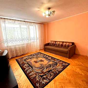 Продається затишна 3-кімнатна Любінська