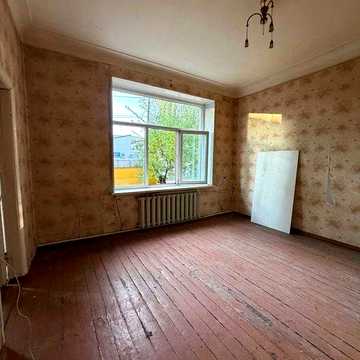 У продажу трикімнатна квартира, р-н Центрального ринку