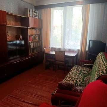 Сдаю 2к/кв Б.Бульвар,1/3, мебель,холодильник 9000