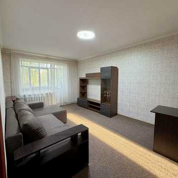 Продаж 2х кімнатної квартири в Центрі , в гарному стані
