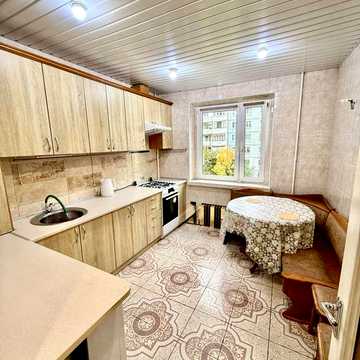 Продаж 4-кімн.кв. віл. Звенігородська 4/9  Осіпенківський р-н