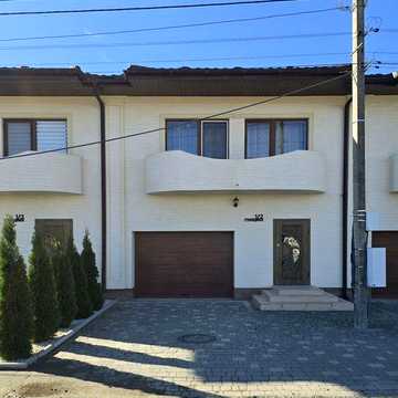 Продаж таунхауса 127 м²  ремонт, меблі, гараж у Минаї ближньому готовий до заселення