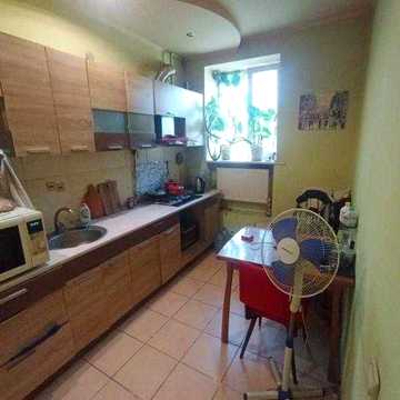 Продам 2-комнатную квартиру на Одесской