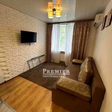 Продам студію з ремонтом біля моря