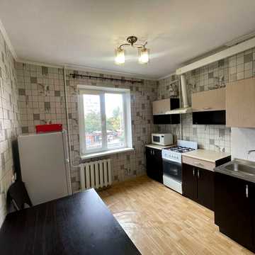 Продам 1 комнатную чешку на Ак.Королева. Всё остается