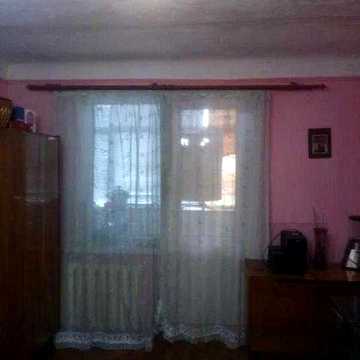 Продам 2 ком кв. на Одесской, 3/5