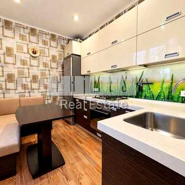 Оренда 3-к, 90м2,вул. Назарівська 13, Центр,м.Університет