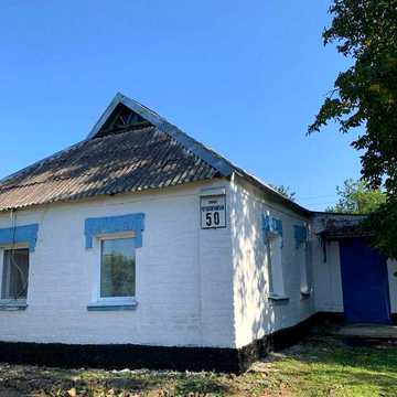 Продаж затишного будинку для родини у заміській локації
