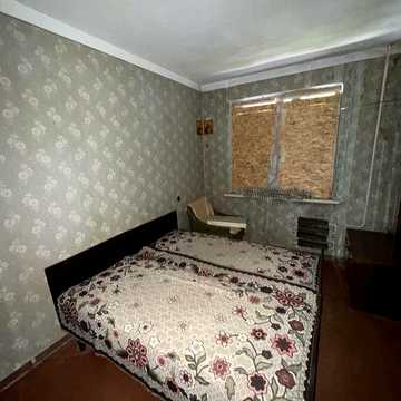 ПО ЦЕНЕ 2 комн. кв !!! Залютино ,пр. Славы 11 , 4 комн. квартира