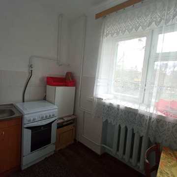 Продам квартиру в центрі.