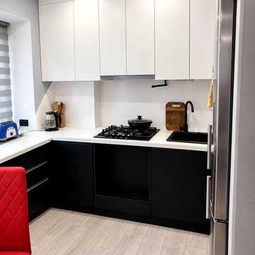 продам 2 х кімнатну квартиру в центрі ЖК 4