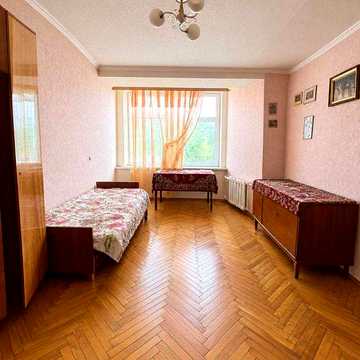 Продаж 2х кімнатної квартиру в самому центрі селища Володарка