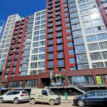 Продам 2  кімнатна  , двохстороння внутрішня