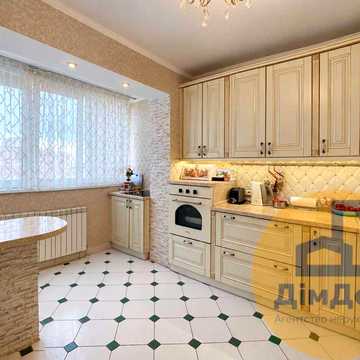 Продаж 3-кімнатної квартири з ремонтом / вул. Закревського, 11 / початок Троєщини /Євідновлення