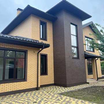 Продаж комфортного будинку в селі Чайки 209 м2