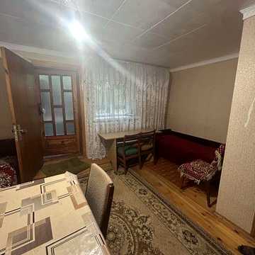 Здам ч/ будинка район Пирогово , Вишеньке озеро , для 2-4 х хлопців .