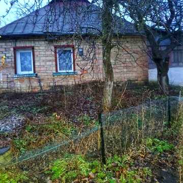 Продам будинок з ділянкою 14 соток у центрі села, асфальтована дорога