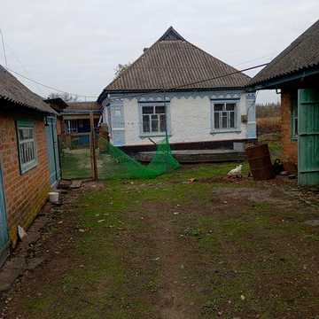 Будинок біля Чорнухи (с. Ковалі Лубенського р-ну Полтавської обл)