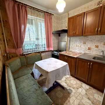 1-ную квартиру р-н Черемушки 1-я станция Люстдорфской дороги / ул. Космонавтов