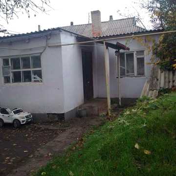 Продам частину будинка з окремим двором