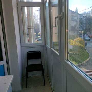Сдам 2 х комнтатную  квартиру с балконом  для семьи из 2-3 человек