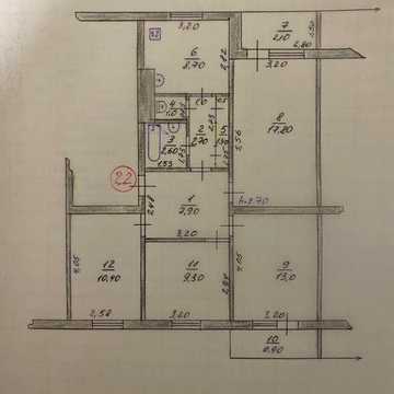 ПРОДАМ простору 4-КІМНАТНУ квартиру  з індивідуальним опаленням в центрі міста!