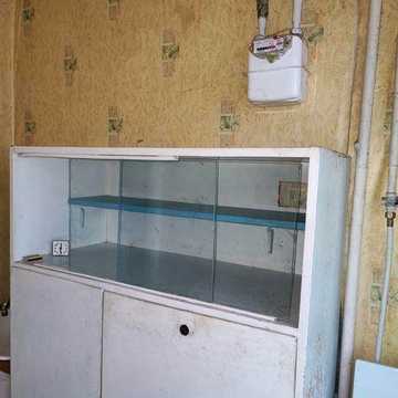 Інгулець, 3-х кімнатна квартира, 2й поверх п'ятиповерхового будинку, не кутова. Є лічильники на воду та газ та бойлер