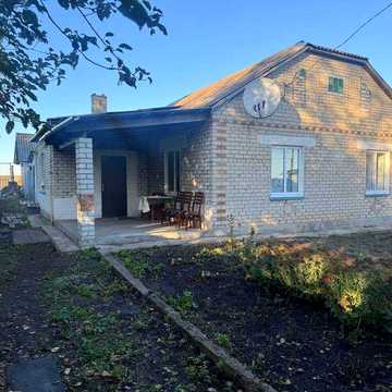 Продам цегляний  будинок у с. Благодатне, Богодухівський район, Харківська область, вул. Перемоги, 18.