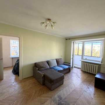Продаж 2кімнатної  квартири по вул. Володимира Великого 5