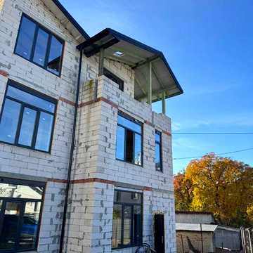 Продаж Без Комісії таунхауса 117,5 м² у Львові, вул. Бережанська, 63В. Два поверхи та мансарда, 5 кімнат, 3 санвузли