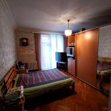 Продам трикімнатну квартиру. Район Маяковського
